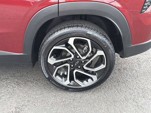 Certified 2025 Chevrolet Trax RS w/ Driver Confidence Package FWD image 29