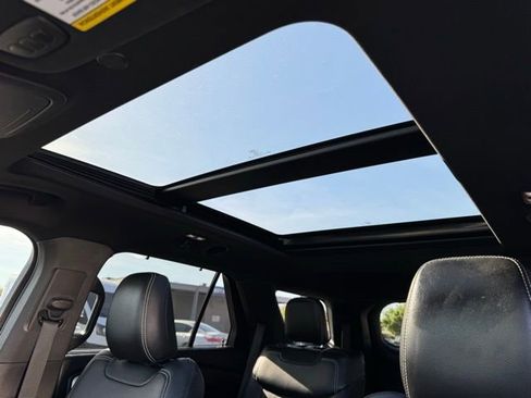 Certified 2020 Ford Explorer ST w/ Premium Technology Package AWD/4WD image 33