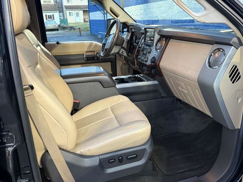 Used 2014 Ford F250 Lariat w/ Snow Plow Prep Package image 21