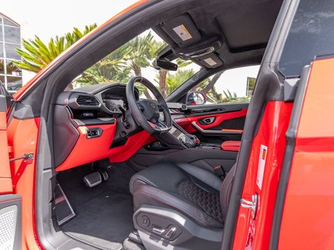 Used 2022 Lamborghini Urus AWD/4WD image 15