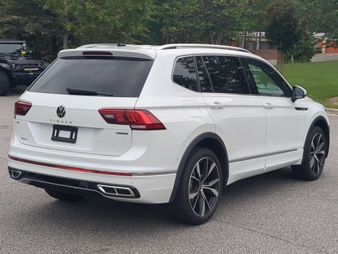 Used 2024 Volkswagen Tiguan SEL R-Line AWD/4WD image 4