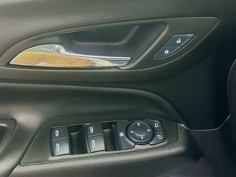 Used 2024 Chevrolet Equinox LT AWD/4WD image 15