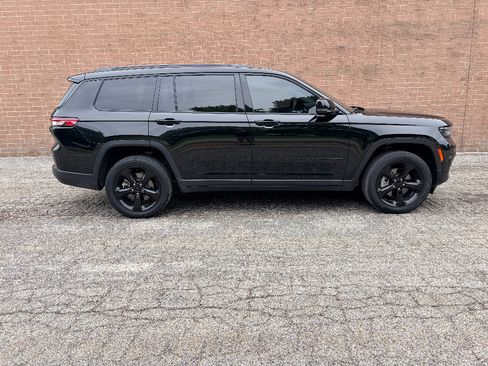 Used 2023 Jeep Grand Cherokee L Laredo AWD/4WD image 6