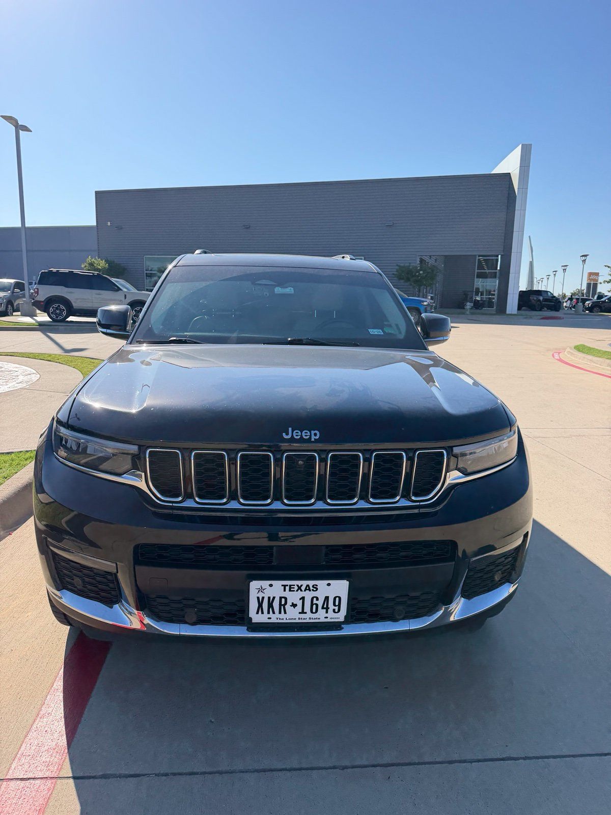 Used 2022 Jeep Grand Cherokee L Limited w/ Luxury Tech Group II AWD/4WD image 2