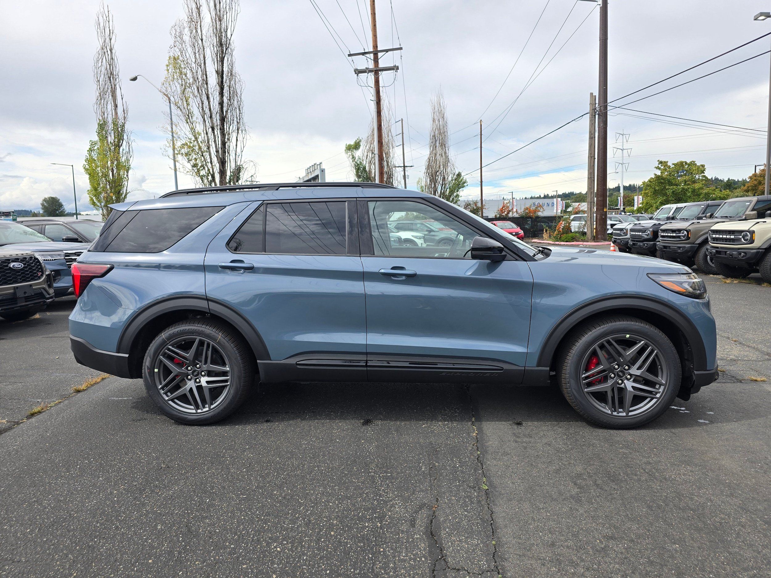 New 2026 Ford Explorer ST AWD/4WD image 4