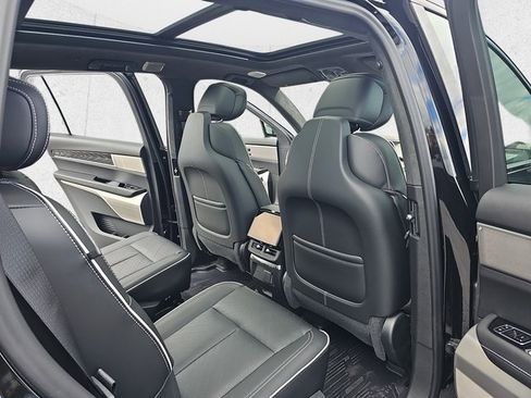 New 2026 Cadillac Vistiq Platinum w/ LPO, Floor Liner Package image 11