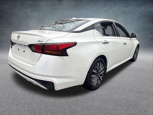 Used 2023 Nissan Altima 2.5 SV image 8