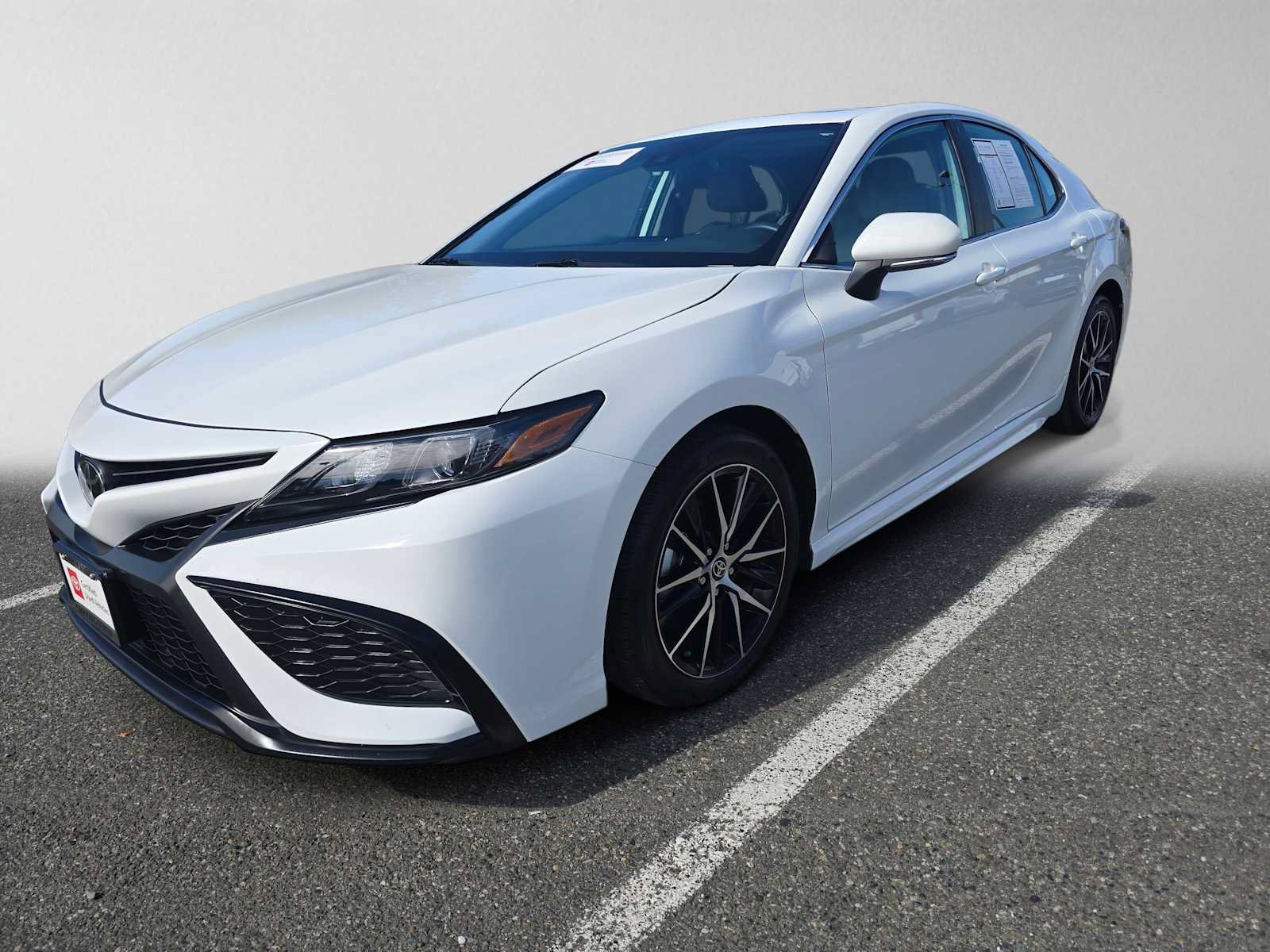 Used 2024 Toyota Camry SE AWD/4WD image 7