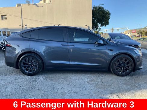 Used 2023 Tesla Model X image 3