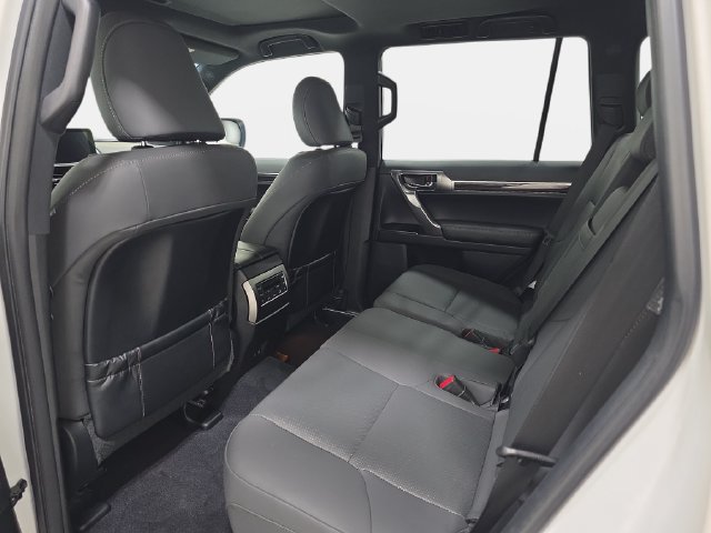 Used 2023 Lexus GX 460 Premium w/ Premium Package AWD/4WD image 12