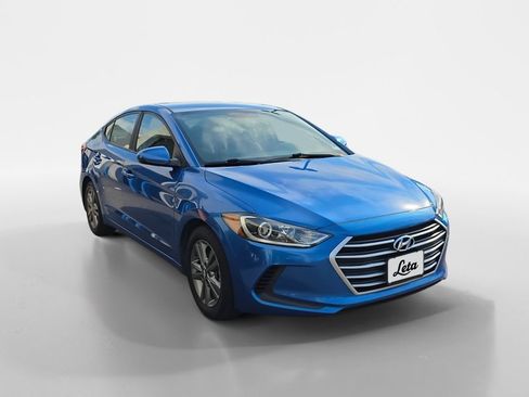 Used 2017 Hyundai Elantra SE FWD image 2