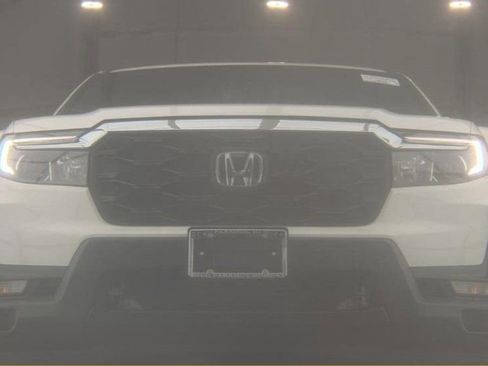 Used 2023 Honda Passport EX-L image 3
