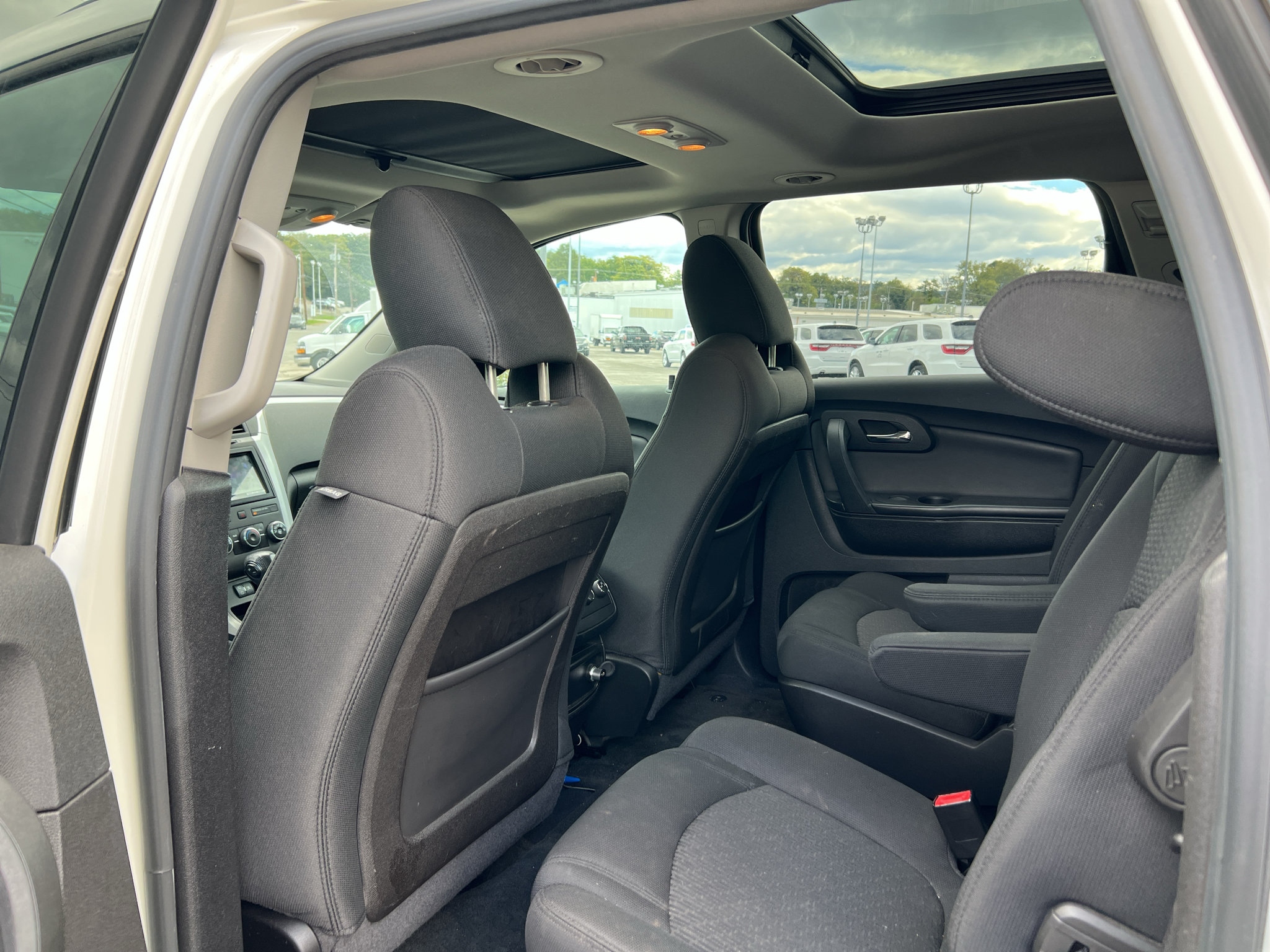 Used 2011 Chevrolet Traverse LT w/ Personal Connectivity Package AWD/4WD image 12