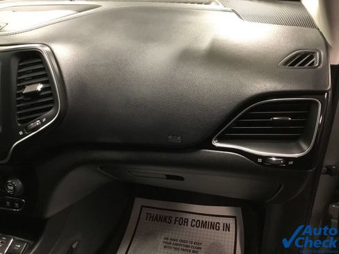 Used 2023 Jeep Cherokee Altitude Lux w/ Lux Elite Package AWD/4WD image 38