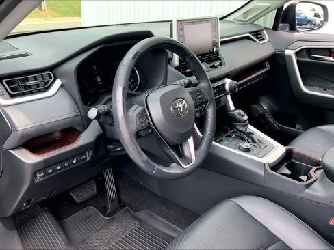 Used 2020 Toyota RAV4 Limited AWD/4WD image 13