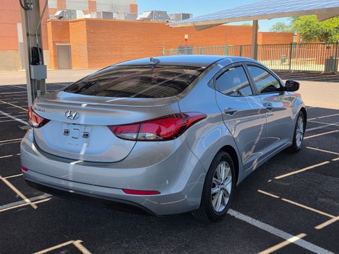 Used 2016 Hyundai Elantra SE w/ Option Group 02 FWD image 5