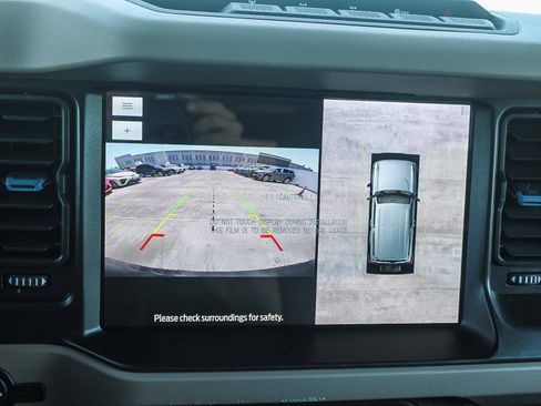 Used 2023 Ford Bronco Wildtrak image 25