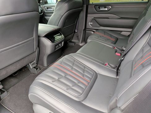 Used 2025 Nissan Armada PRO-4X w/ Pro-4X Premium Package image 34