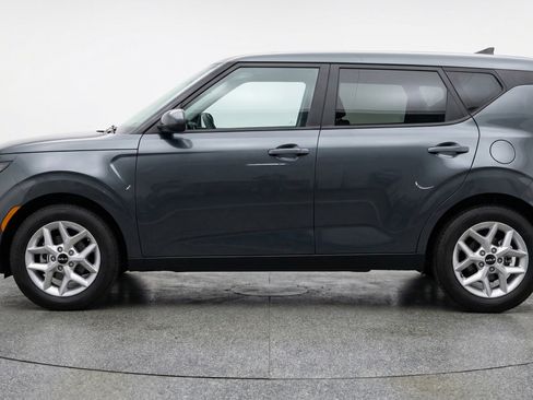 Used 2025 Kia Soul LX w/ LX Technology Package FWD image 5