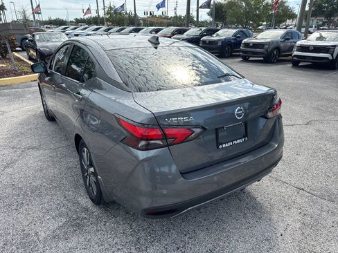 Certified 2021 Nissan Versa SV FWD image 14