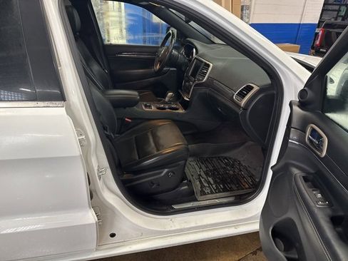 Used 2016 Jeep Grand Cherokee Overland image 20