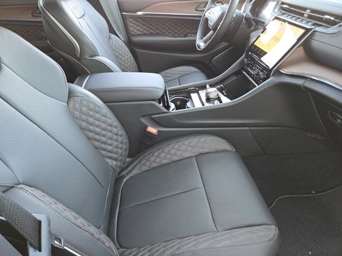 New 2025 Jeep Grand Cherokee L Summit image 12