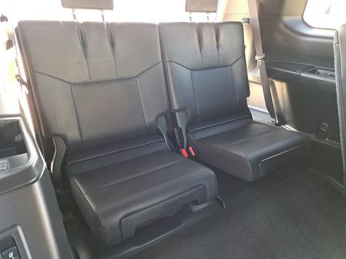 Used 2024 Lexus GX 550 w/ Accessory Package (31) AWD/4WD image 12