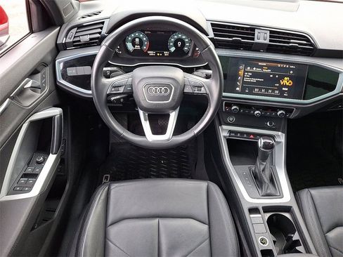 Used 2022 Audi Q3 2.0T Premium w/ Convenience Package image 12