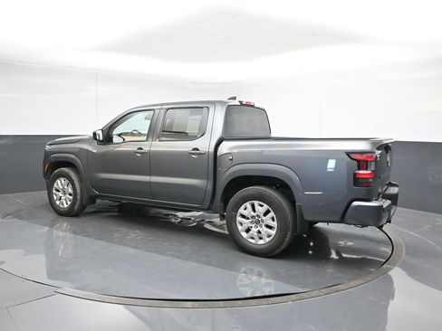 Used 2022 Nissan Frontier SV RWD image 3