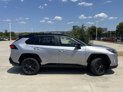 Used 2023 Toyota RAV4 XSE AWD/4WD image 3