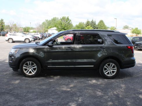 Used 2018 Ford Explorer XLT w/ Equipment Group 201A AWD/4WD image 5