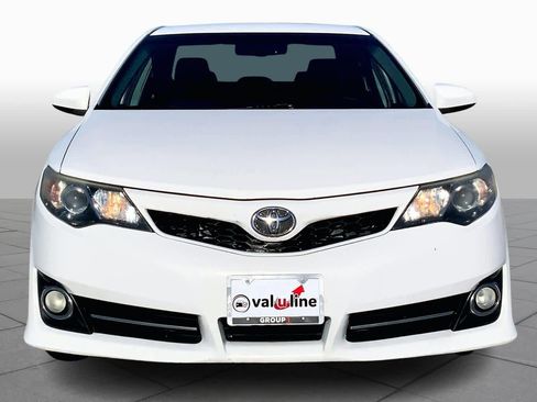 Used 2014 Toyota Camry SE image 3