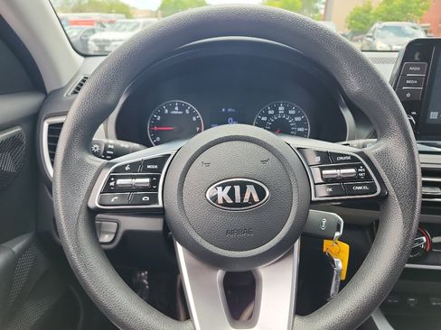 Used 2021 Kia Seltos LX AWD/4WD image 18
