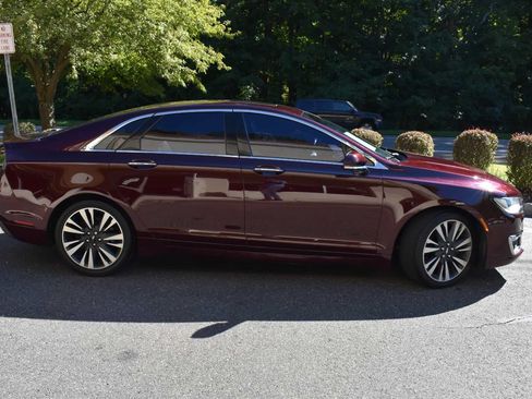Used 2017 Lincoln MKZ Select w/ Climate Package FWD image 3