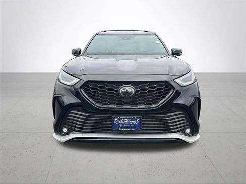 Used 2023 Toyota Highlander XSE image 3