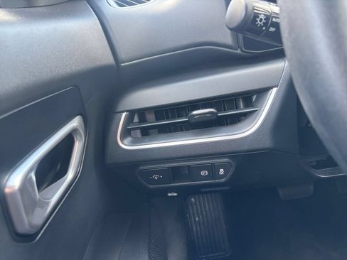 Used 2025 Kia K4 FWD image 33