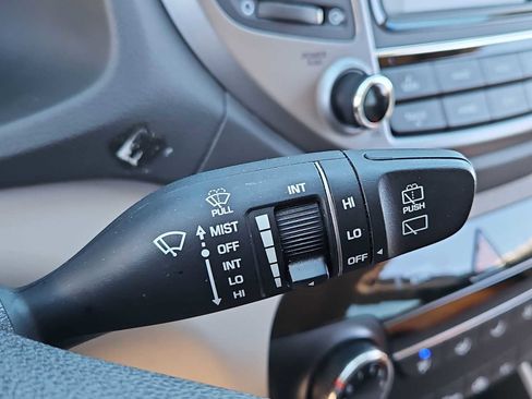 Used 2018 Hyundai Tucson SE image 25