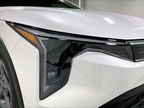 New 2025 Kia K4 LXS image 36