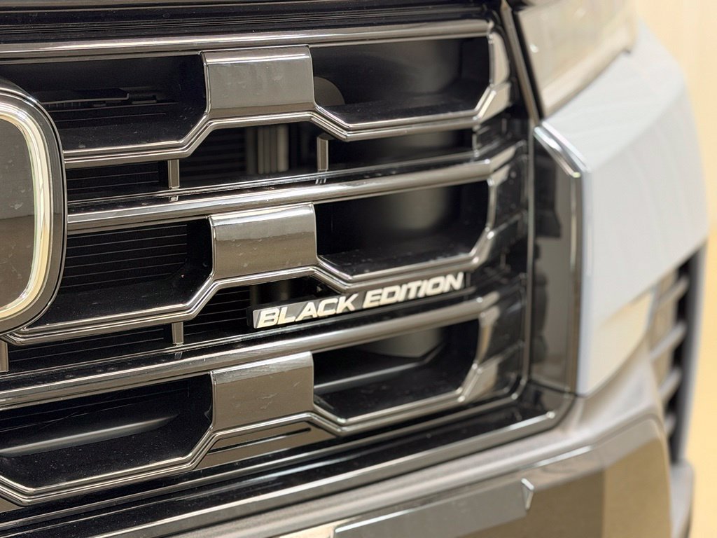 New 2026 Honda Pilot Black Edition image 4
