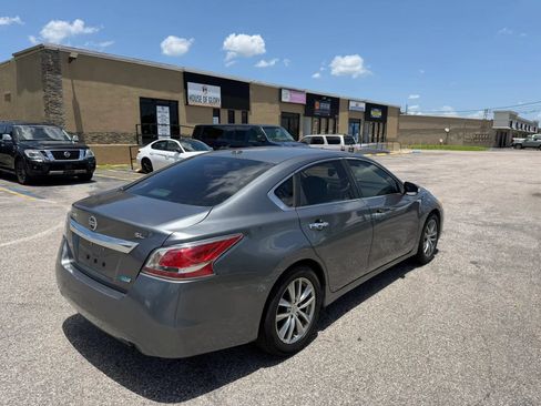 Used 2014 Nissan Altima 2.5 SL w/ Technology Package FWD image 5