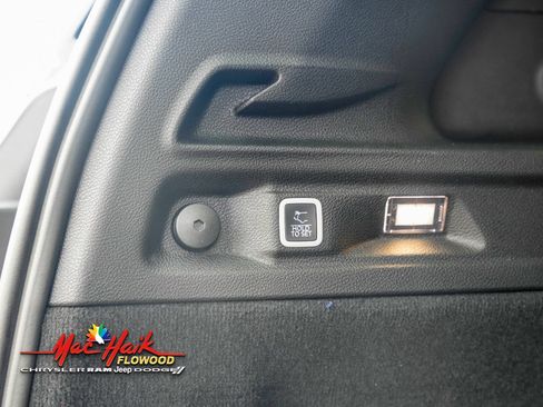 Used 2025 Jeep Grand Cherokee L Summit w/ Advanced Protech Group IV image 10