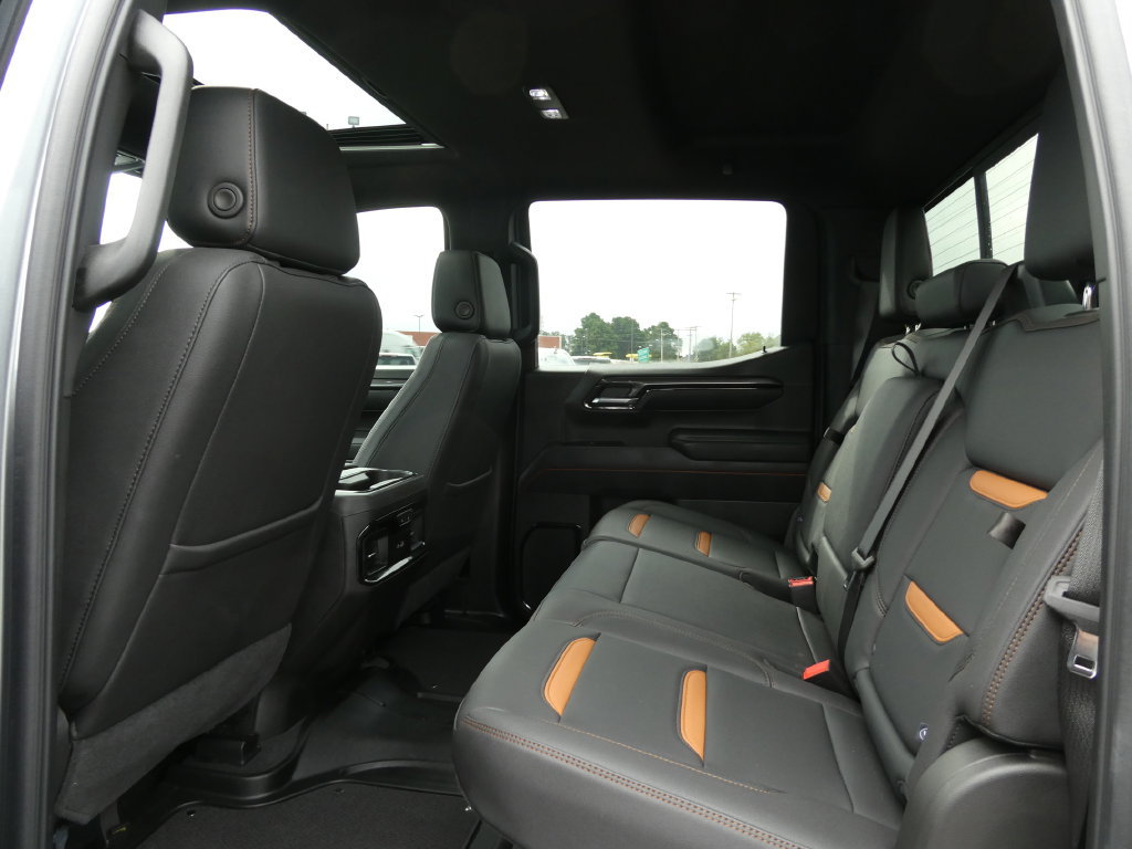 Used 2025 GMC Sierra 1500 AT4 w/ AT4 Premium Package AWD/4WD image 19