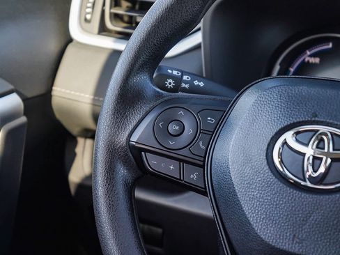 Certified 2025 Toyota RAV4 XLE image 17