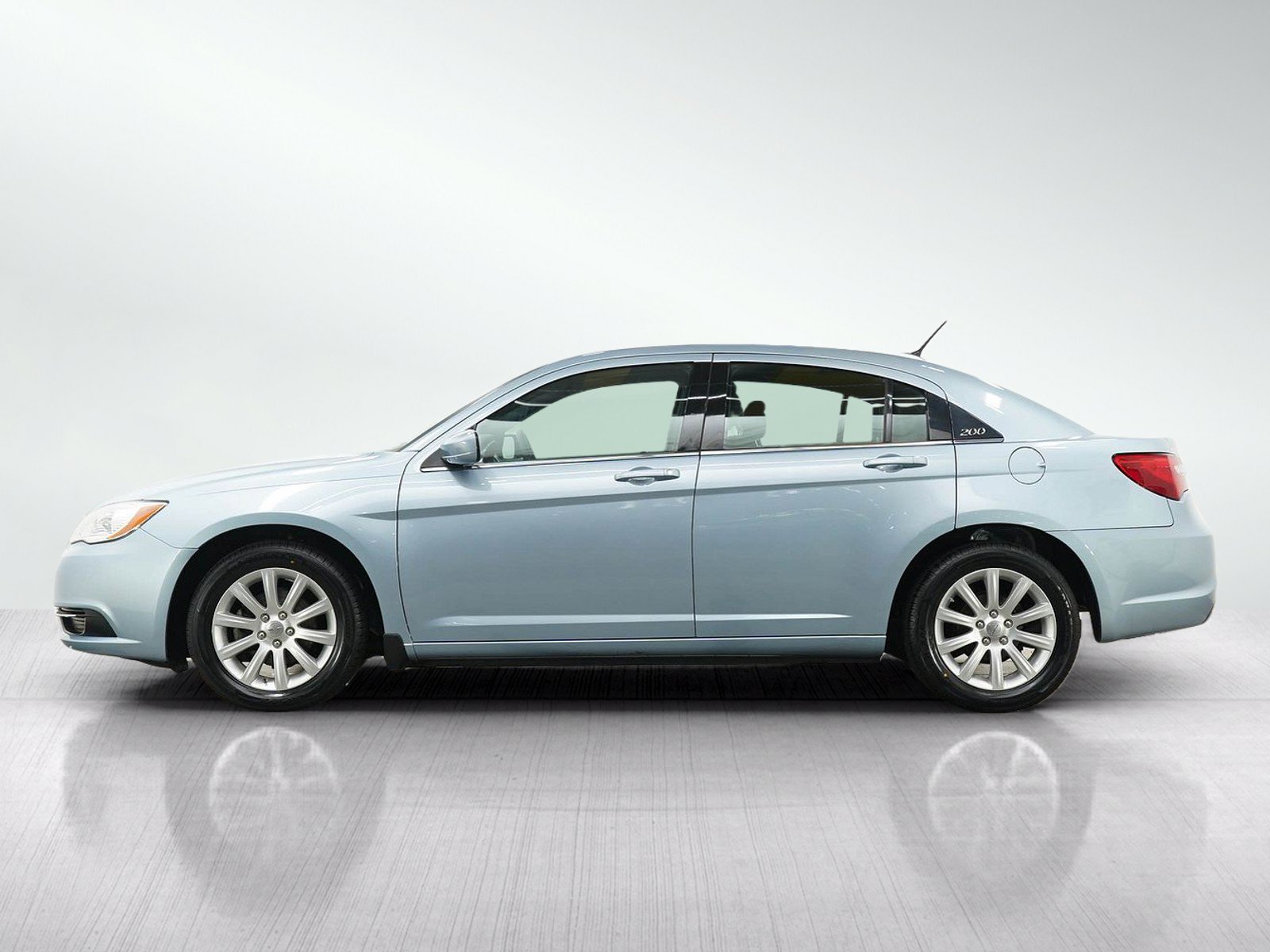 Used 2012 Chrysler 200 Touring w/ Cold Weather Group FWD image 2