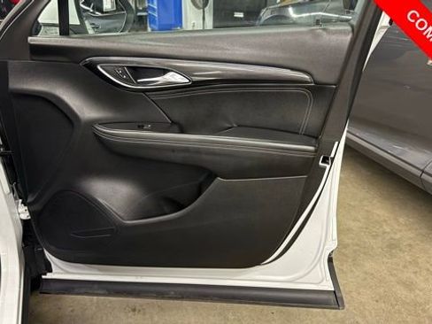 Used 2023 Buick Envision Preferred image 17