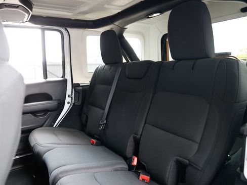 Used 2022 Jeep Wrangler Unlimited Sahara w/ Cold Weather Group image 11