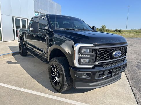 Used 2024 Ford F250 XL w/ STX Appearance Package AWD/4WD image 7