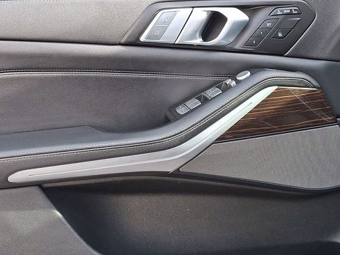 Used 2020 BMW X7 xDrive40i w/ Premium Package image 14