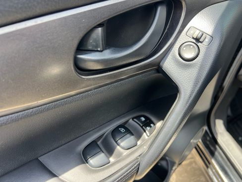 Used 2021 Nissan Rogue Sport S FWD image 11