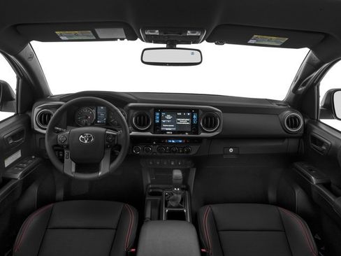 Used 2017 Toyota Tacoma TRD Off-Road AWD/4WD image 8